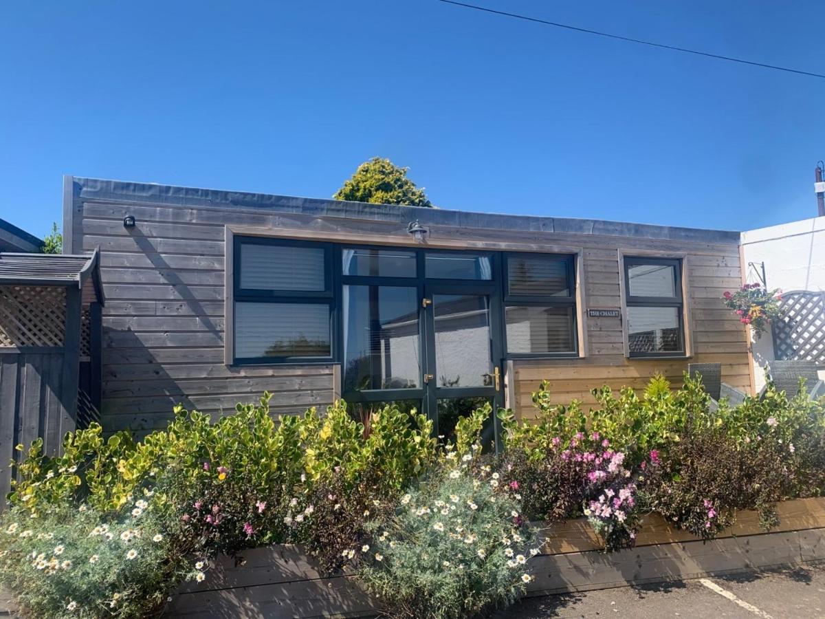 1-Bedroom Chalet With Parking On Site Looe Extérieur photo